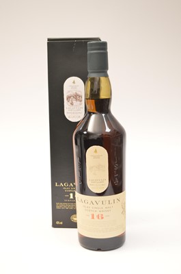 Lot 665 - A bottle of Lagavulin 16 year old whisky