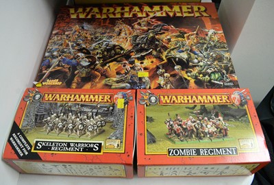 Lot 358 - Warhammer items.