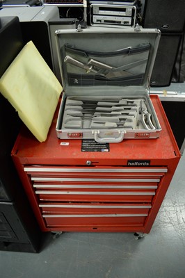 Lot 538 - A seven drawer metal workshop-cabinet and a selection of tools.