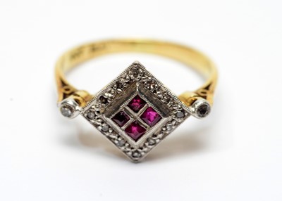 Lot 292 - A ruby and diamond ring