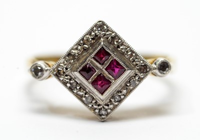 Lot 292 - A ruby and diamond ring