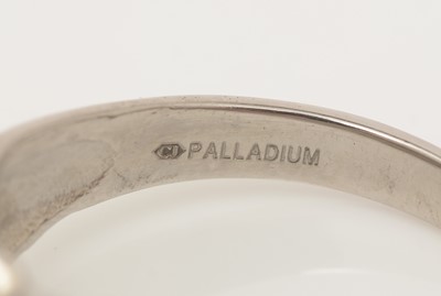 Lot 314 - A palladium ring