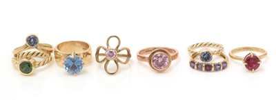 Lot 338 - Eight gemstone set rings