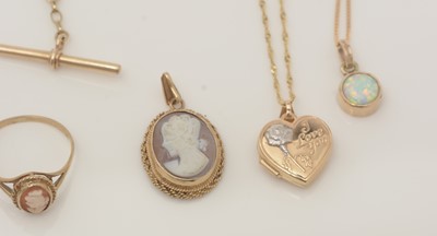 Lot 346 - A selection of 9ct yellow gold and other yellow metal pendants