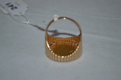 Lot 241 - An Elizabeth II gold sovereign ring