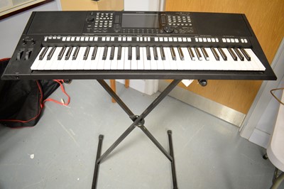 Lot 526 - A Yamaha PSR-S775 keyboard.