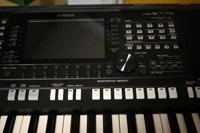 Lot 526 - A Yamaha PSR-S775 keyboard.