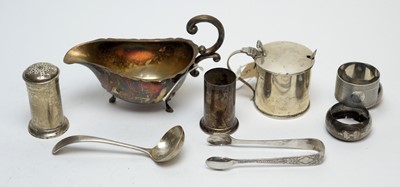 Lot 189 - A selection of silver items