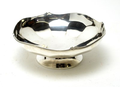 Lot 535 - A George V silver fruit bowl, by Addie Brothers