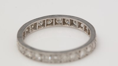 Lot 429 - A diamond eternity ring