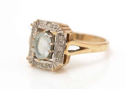Lot 6 - An aquamarine and diamond ring