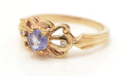 Lot 9 - A gemstone and diamond ring