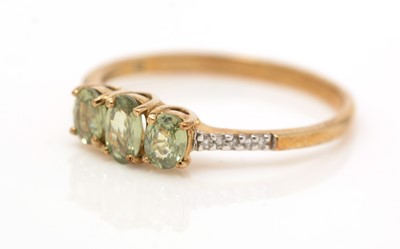 Lot 25 - A gemstone and diamond ring