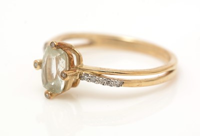 Lot 65 - A gemstone and diamond ring