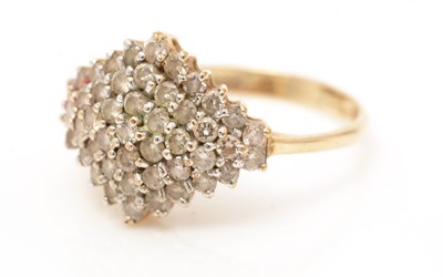 Lot 95 - A diamond ring