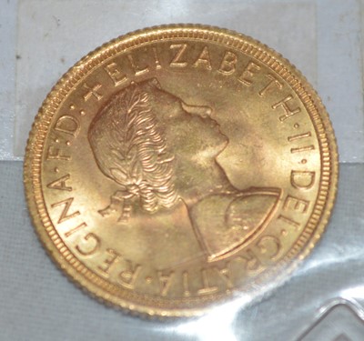 Lot 172 - An Elizabeth II gold sovereign, 1962.