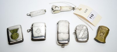 Lot 115 - Vesta cases and cigar cutters