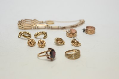 Lot 198 - A selection of gold and yellow metal jewellery