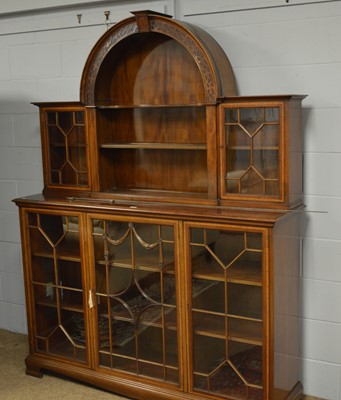 Lot 96 - An early 20th Century inlaid mahogany display cabinet.