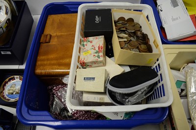 Lot 488 - Large selection of costume jewellery; and small quantity of coins.