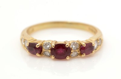 Lot 463 - A ruby and diamond ring