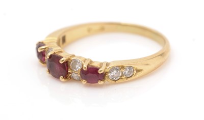Lot 436 - A ruby and diamond ring