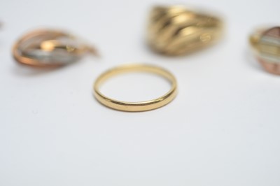Lot 280 - Three rings and a pair of earrings