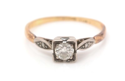 Lot 457 - A diamond ring