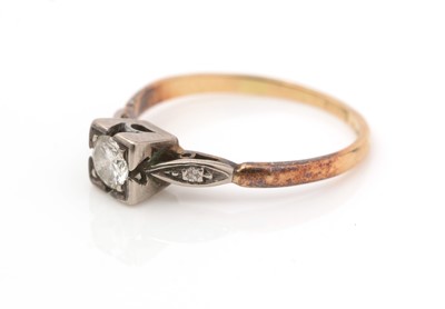 Lot 457 - A diamond ring