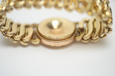 Lot 204 - A 9ct yellow gold curb link bracelet.