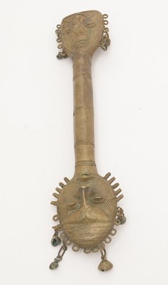 Lot 940 - An Ipawo Ase sceptre