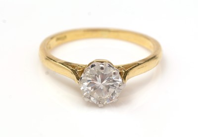 Lot 462 - A solitaire diamond ring