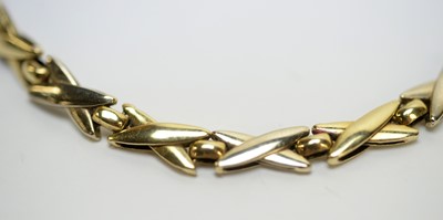 Lot 121 - A 9ct yellow gold necklace