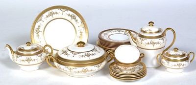Lot 784 - A Minton Riverton pattern part tea, coffee and dinner service