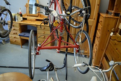 Lot 564 - A Newton trike and accessories.