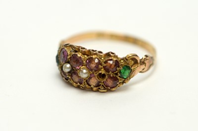 Lot 140 - A Victorian 12ct gold ring