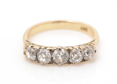 Lot 465 - A Victorian five stone diamond ring