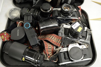 Lot 417 - A collection of cameras and camera accessories.