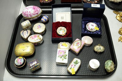 Lot 452 - A collection of enamel pillboxes, various.