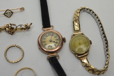 Lot 199 - A selection of gold and yellow metal jewellery