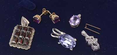 Lot 298 - A selection of silver and other jewellery