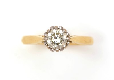 Lot 470 - A solitaire diamond ring