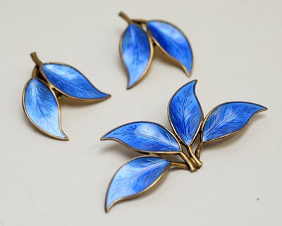 Lot 170 - David Andersen, Norway: an enamel leaf brooch and matching earrings