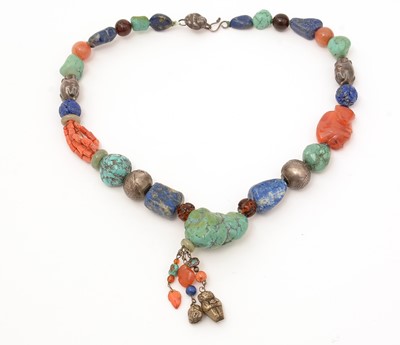 Lot 736 - Chinese multi-stone and silver metal necklace