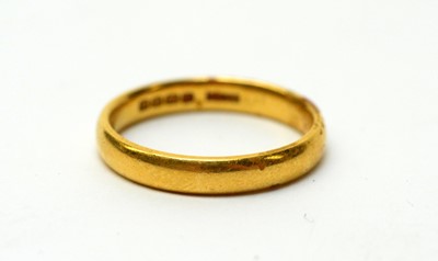 Lot 191 - A 22ct yellow gold wedding band