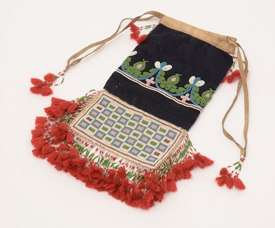 Lot 964 - A 20th Century Indian Sioux beaded bag