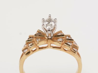 Lot 362 - A diamond ring