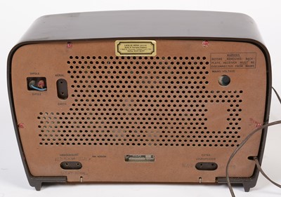 Lot 136 - A Vintage Phillips bakelite valve radio
