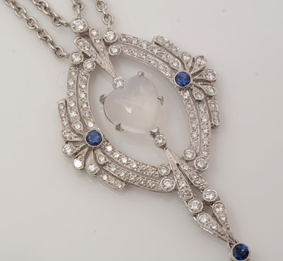 Lot 482 - An Edwardian moonstone, sapphire and diamond necklace