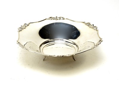 Lot 614 - A mid-20th Century 800 standard silver bowl, by Eugenio Stancampiano